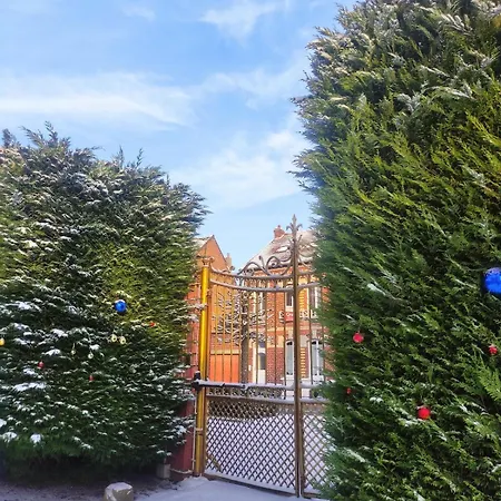 Villa Littleartcastle